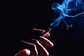 趣谈：抽烟的男人图片