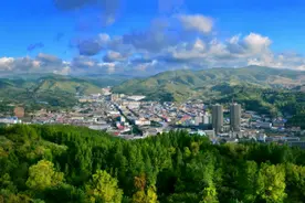 “新时代”出炉的中学，吕梁市内学校入选，被称为“吕梁三杰”图片