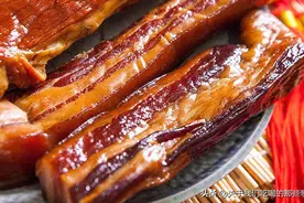 腌好的腊肉，别直接放冰箱冷冻，多做2件事，能放1年，新鲜不变质图片
