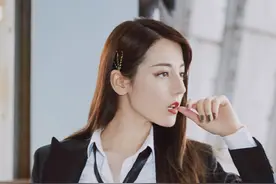 迪丽热巴性感时尚写真合集，超A，你爱了嘛？图片