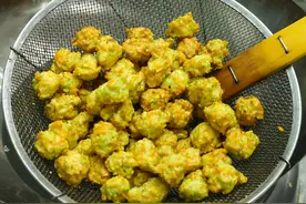 炸肉丸子，记住不放鸡蛋和面粉，教你正确做法，焦香酥脆不回软图片