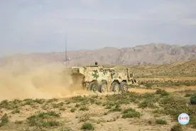驰骋沙场，霸气开练图片