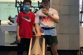 上新人了！饼四徒弟正式入驻德云五队，网友：这名起的真娇气图片