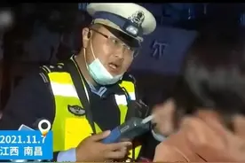 为有礼有节，不卑不亢处理玛莎拉蒂醉驾女司机事件的交警，点赞图片