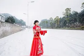 农村俗语“雨里夫妻泪交流，雪里夫妻不到头”，啥意思？图片