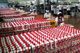 国产奶粉成本不到三成，利润堪比茅台，高价低质被外媒群嘲？图片