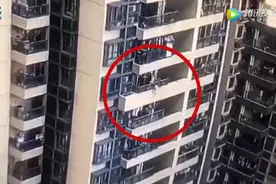 揪心！广州一儿童高楼坠落 老爸却把他抱回家？图片
