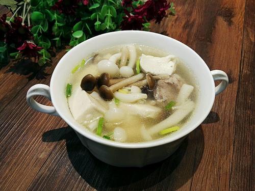 喝完花胶汤可以喝豆腐汤吗 2026年吃完花胶可以喝豆浆吗