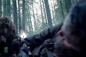 俄罗斯拳击冠军被600公斤棕熊袭击，一把小刀肉搏反杀图片