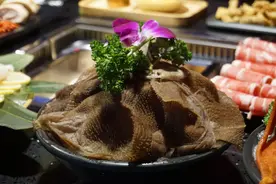 天津这家KTV居然可以在包间吃火锅，一家三口连吃带玩太合适了图片