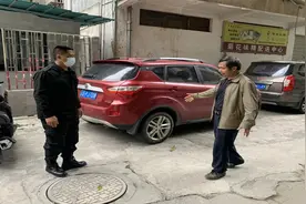 河口镇：施划老旧小区停车线、消防通道标识 保障“生命通道”畅通图片