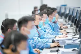 我国首次实现月球轨道交会对接，“嫦五”返回器接上月壤择机回家图片