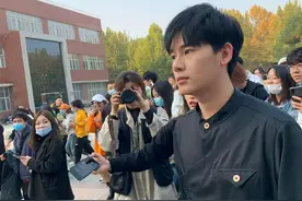胡先煦现身燕京理工，上演现实版釜山行图片