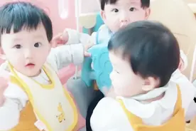 90后宝妈要第二胎居然生了三胞胎，每天在网上晒娃收获四十万粉丝视频封面