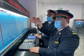 最美奋斗者｜高铁司机杨大伟：“铁三代”的传承，“少年梦”的坚守图片