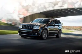 野蛮的超级SUV 2007年Jeep大切诺基SRT8图片