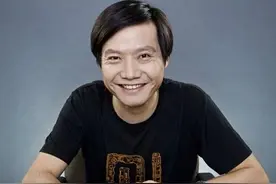 戴口罩直播1天卖3亿的雷军，像极了曾经的李嘉诚图片
