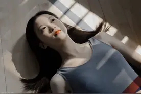 故事：误会男神有女友，她躲两年没联络，再见被他一把拽怀里告白图片
