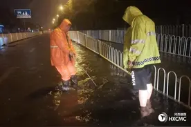 昨夜暴雨来袭 河西排水及时有效图片