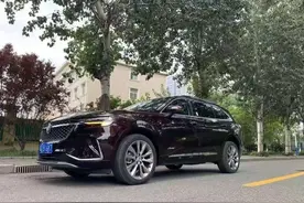 全新上市的昂科威plus图片