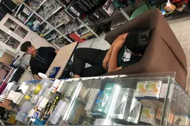 你适合学电脑维修吗？今天店里来两个学生要当学徒，我拒绝了图片