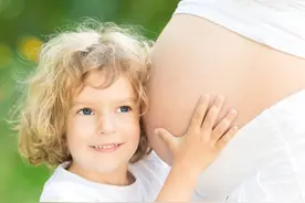 二胎是一定要生的，即使没钱也要生，过30年你就明白了图片