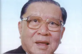 1952年澳葡挑衅，叶剑英关闭闸门，澳门王出面了，其子成首届特首图片