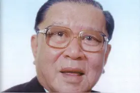 1952年澳葡挑衅，叶剑英关闭闸门，澳门王出面了，其子成首届特首图片