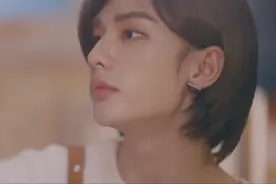 校园霸凌就这么算了？StrayKids黄铉辰在全新MV里登场图片