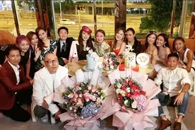 汤宝如开豪华派对庆50岁生日，一众明星盛装出席，美女们大秀长腿图片