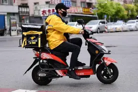 支持1小时充满，最高续航220公里，这5款电摩用来跑远途很合适图片