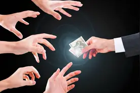十几个网贷都逾期，现在想还钱，先还哪个？催收员：准备划重点图片