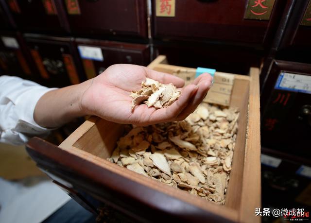 以个人名义自掏腰包支援武汉 成都个体医生：这些都没关系，重要的是去战斗过！