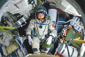 《太空一日》编入语文课本，将航天精神种到少年心田 | 新京报快评图片