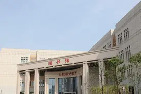 低分包分配的军校，毕业就有“铁饭碗”，中等生也有机会图片