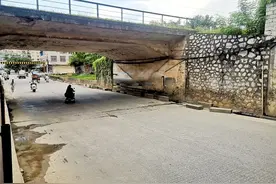 贵港六八村桥底积水问题，看看部门如何回应图片