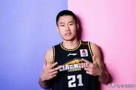 我可以一直打下去！辽篮小将骨折后发声，自诩美国队长，球迷泪目图片