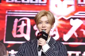 鹿晗的学院风西装穿搭，少年感满满图片