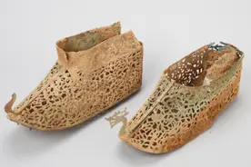韩国出土一双1500年前的铜鞋 专家：墓主可能是王族图片