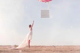 车上邂逅的爱情图片