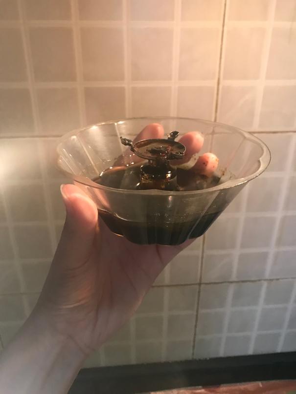 想洗油烟机，架子却拆不下来？我有办法！陈年油腻分分钟变清爽