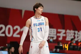 王哲林和上海大鲨鱼，他们为什么彼此需要？图片