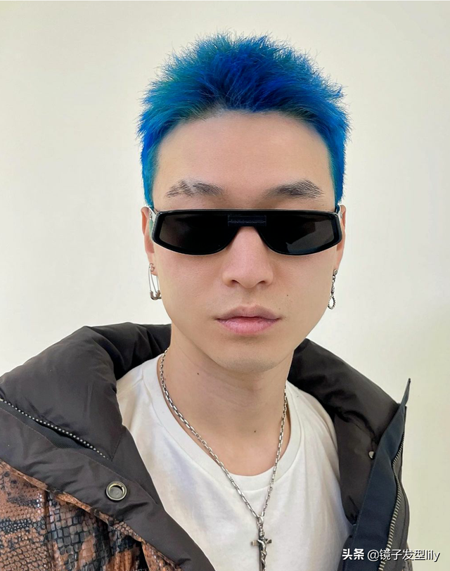 2021帅气发型男 潮流图片,2021男士发型趋势图鉴,5款帅气又精神的发型