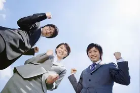 领导发微信给你，情商低的才回复：收到，情商高的会这样回复图片