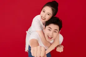 520:王彦霖官宣婚讯，麦迪娜怀二胎，2人公布恋情，多人拍毕业照图片