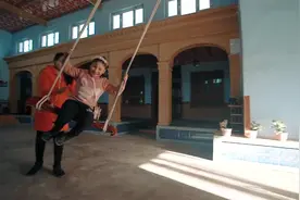 家里的院子变成了孩子们的“游乐场”图片