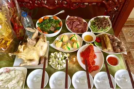 实拍越南用来祭祀祖先与供奉神明的贡品图片