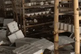 景德镇商家：洪水冲垮工厂后，我帮同行直播卖瓷器图片