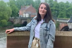 英国女子肚子变大，还以为是长胖了，几个月后才清楚缘由图片