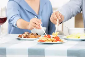 血糖偏高的人，若身体发生3个改变，或说明血糖在悄悄好转图片